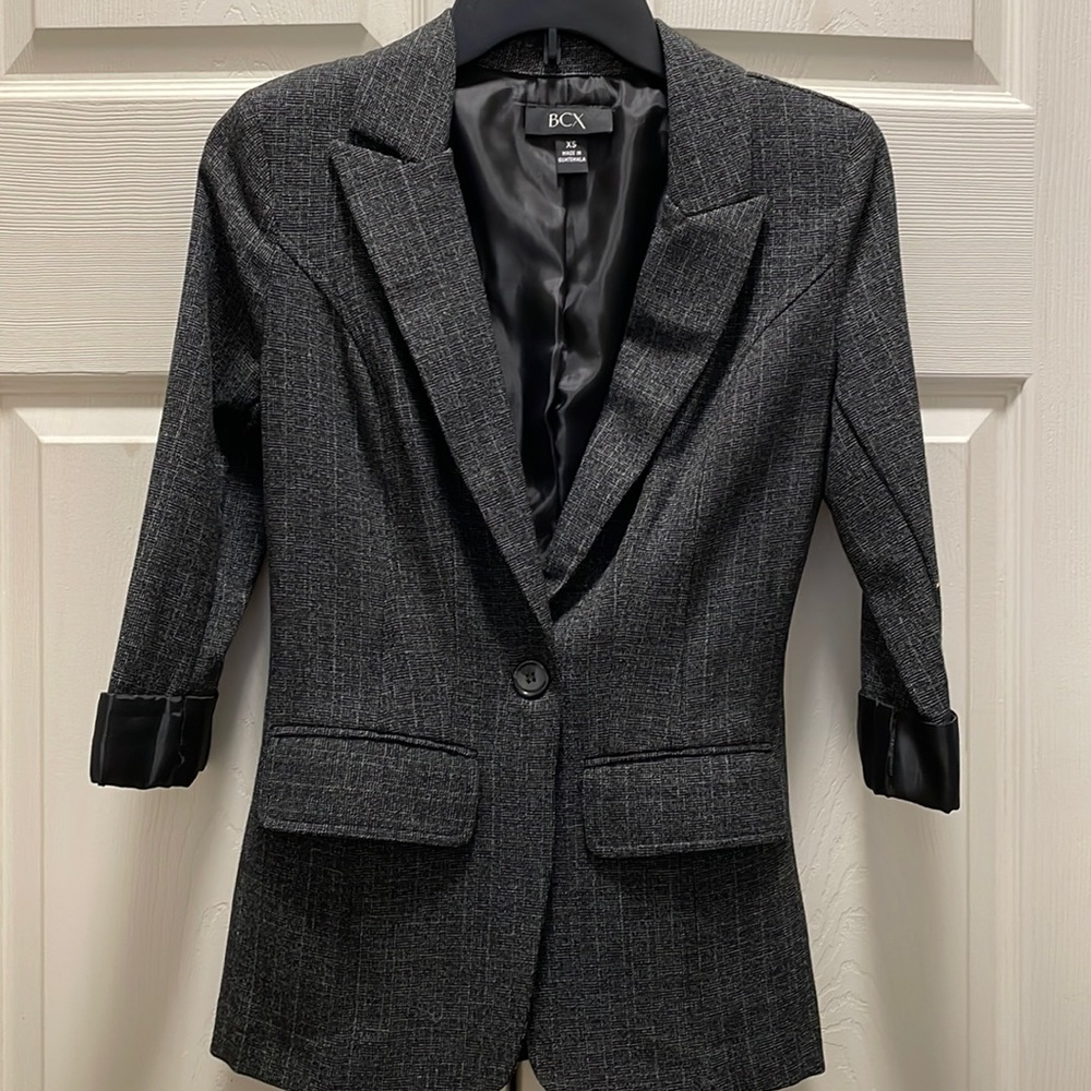 Women’s size XS gray and black patterned blazer